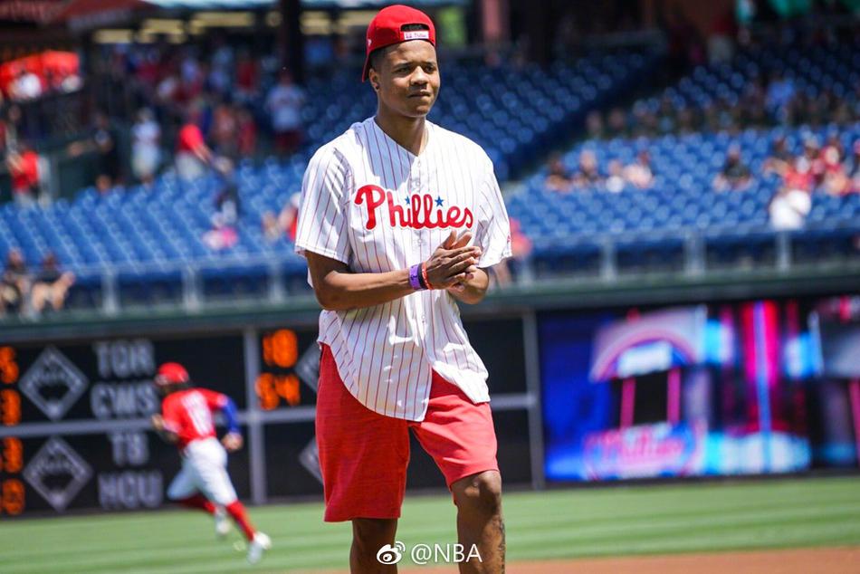 野火無情！詹姆斯轉發(fā)LA救火現(xiàn)場組圖，并附上心碎表情