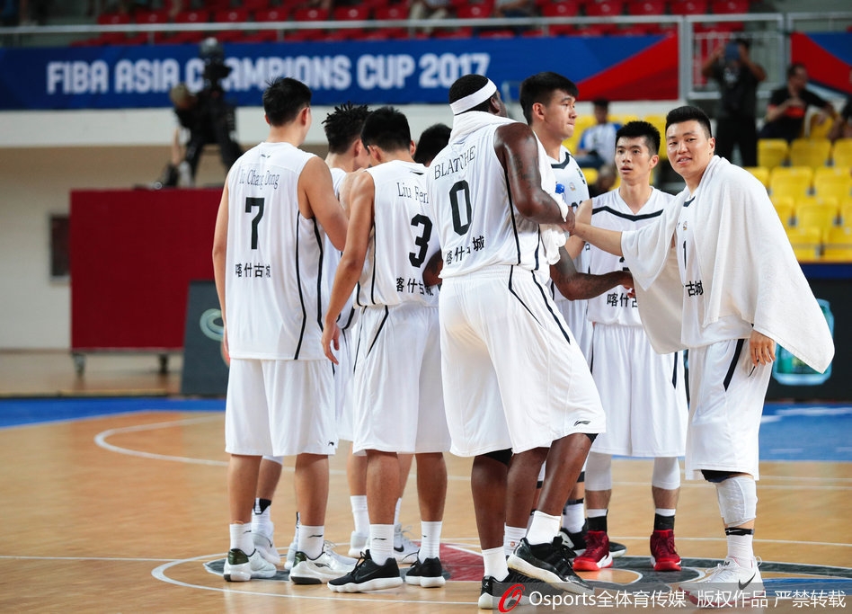 火藥味！追夢霍蘭德對抗后發(fā)生口角，隨后被隊友拉開