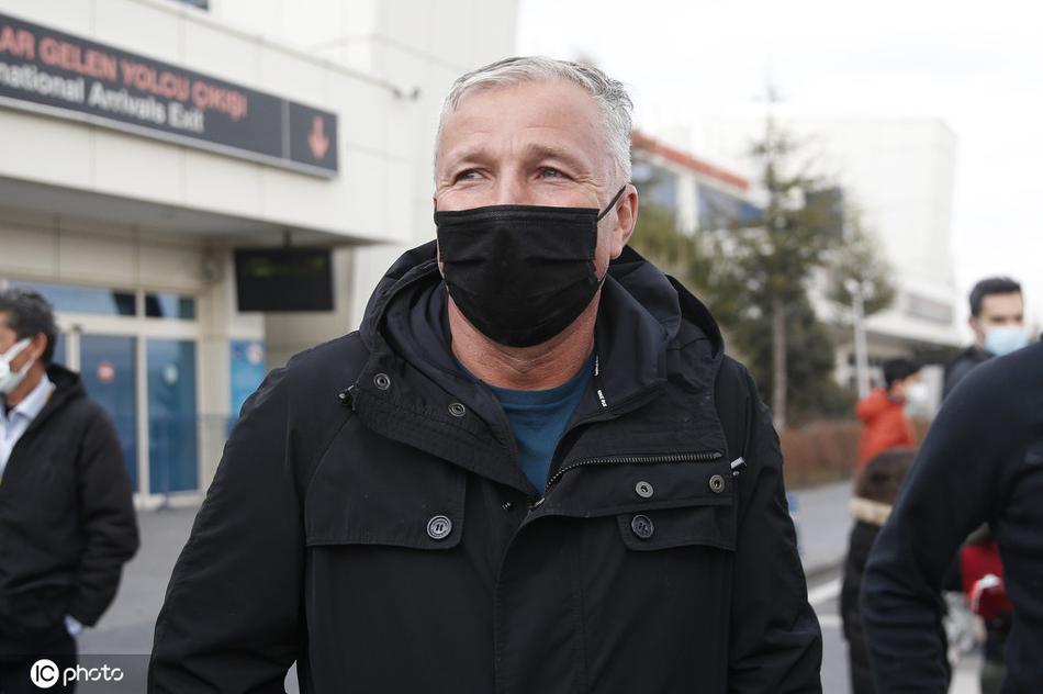 德天空：漢堡正在關注南安普頓中場唐斯，球員有意冬窗離隊