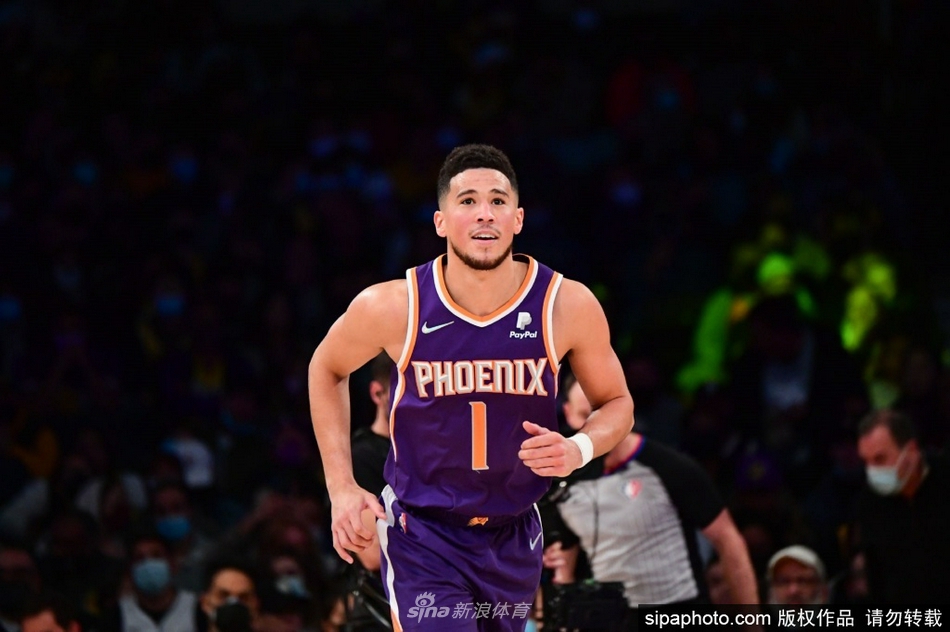 卡拉格談范德芬鏟傷伊薩克：是我我可能也鏟，不能讓前鋒輕易起腳地精殺手                                                                20