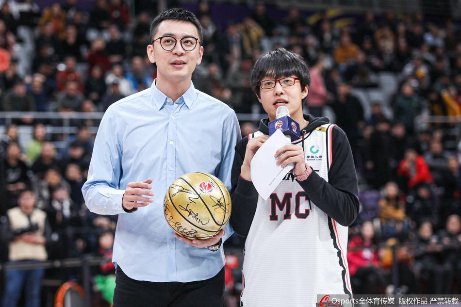 NBA官方：蒙克在對陣灰熊的比賽中假摔 罰款2000刀！