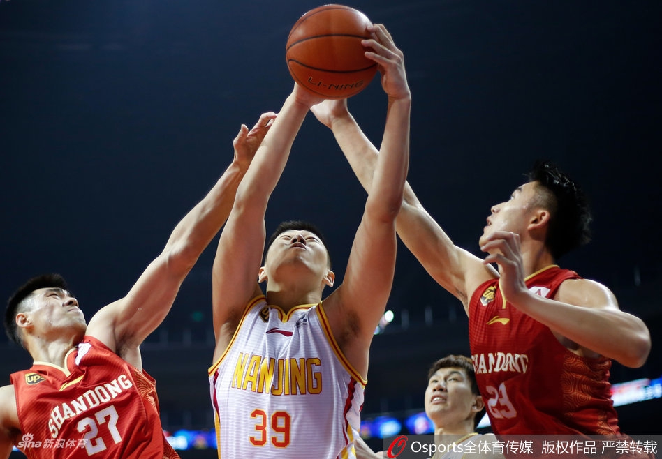 1粒進球1次關鍵傳球，阿德耶米當選多特2