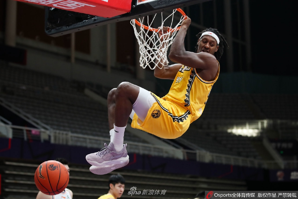 HWG！羅馬諾：27歲后衛(wèi)富安健洋自由身加盟阿賈克斯，簽約半年