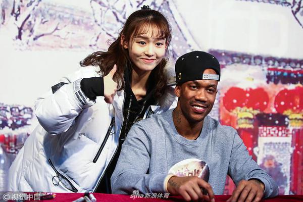 第83分鐘，里沙利松混戰(zhàn)掃射破門，熱刺扳回一城1