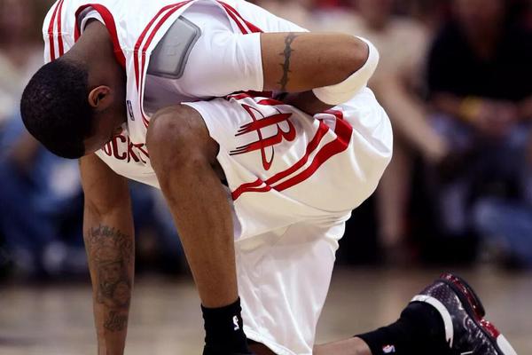 [流言板]要不別穿了？本賽季湖人身穿城市版球衣時，戰(zhàn)績?yōu)?勝7負