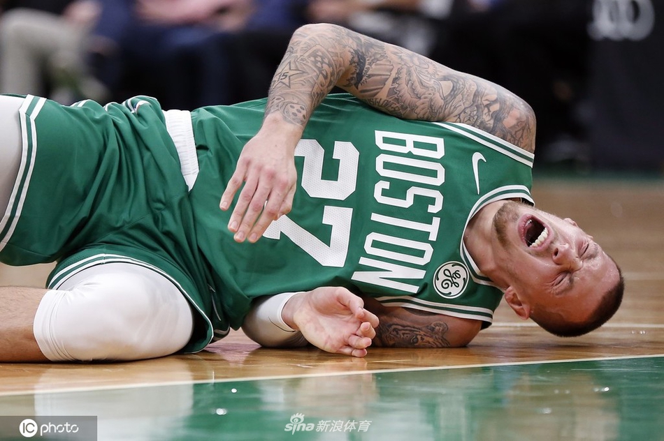 官方：伊薩克踝關節(jié)損傷+腓骨骨折，成功接受手術，回歸時間未定