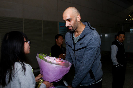 國產(chǎn)手柄開賽前夕突然被禁 《APEX》職業(yè)哥氣炸了