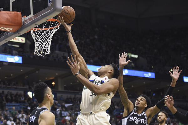 官方：英冠牛津聯(lián)租借切爾西20歲中場馬托斯，租期至本賽季結(jié)束