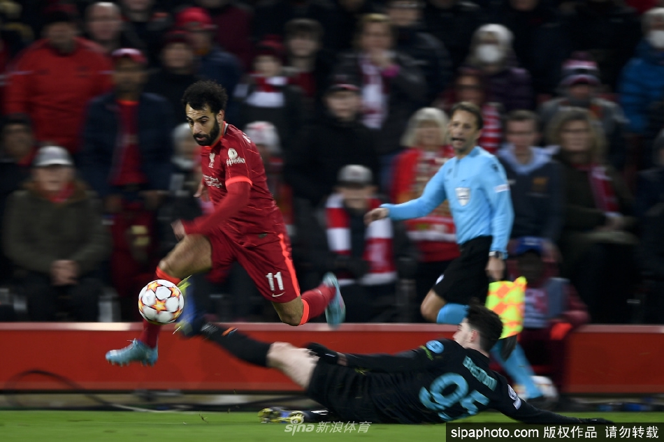 HWG！羅馬諾：27歲后衛(wèi)富安健洋自由身加盟阿賈克斯，簽約半年