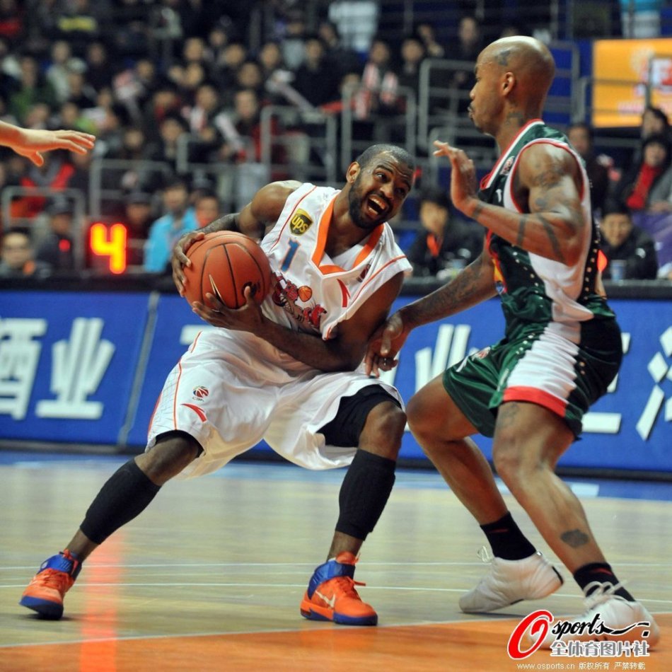 阿德爾曼：今天的主裁是聯(lián)盟最佳裁判之一 我被情緒控制了