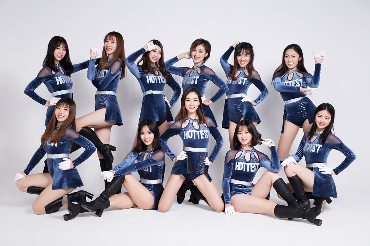 巴塞羅那當?shù)貪h堡店借用亞馬爾弟弟做宣傳：喜歡吃再送你100個