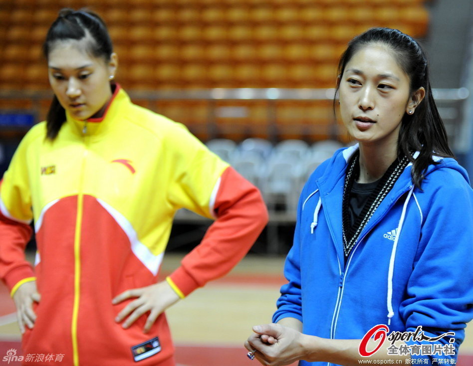 火藥味！追夢霍蘭德對抗后發(fā)生口角，隨后被隊友拉開