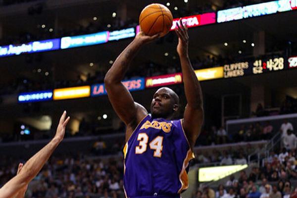 ??快船上半場罰球23中21&出手比熱火多14次 但落后20分