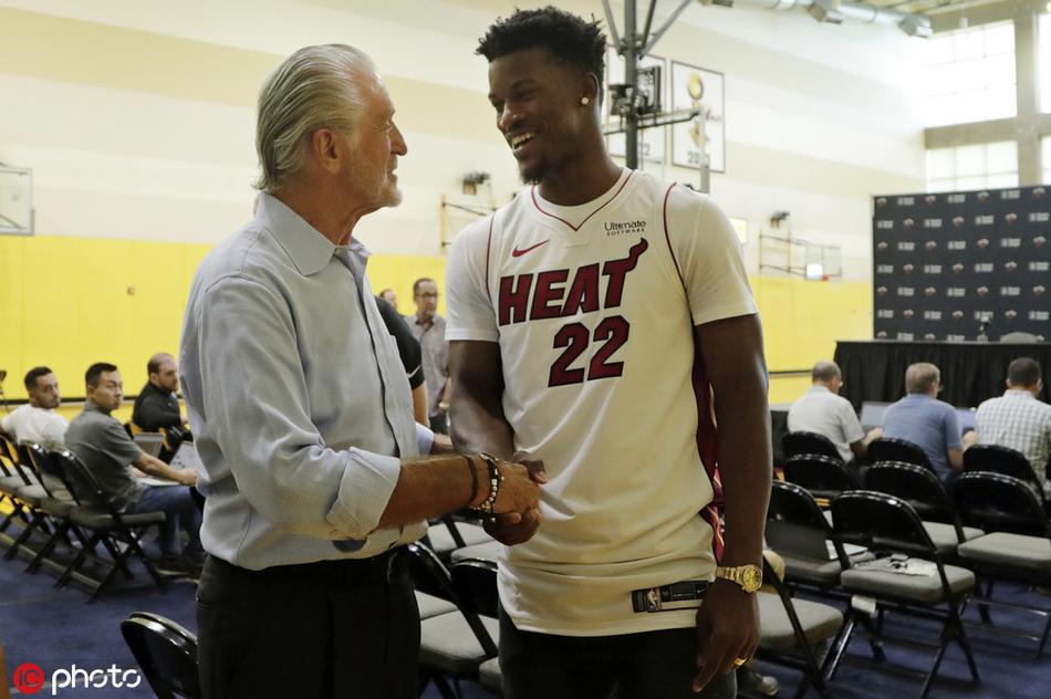 隊記：馬刺預(yù)計將依照賽程連續(xù)客戰(zhàn)湖人，已更換下榻酒店