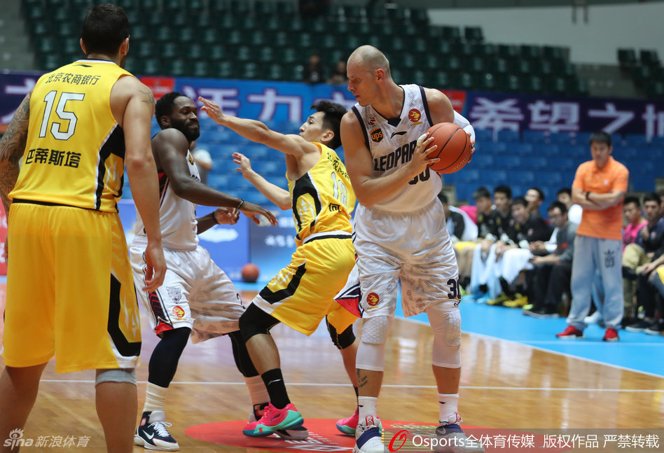 迪馬濟奧：米蘭冬窗目標之一是引進中衛(wèi)，考慮以租借方式簽下新援