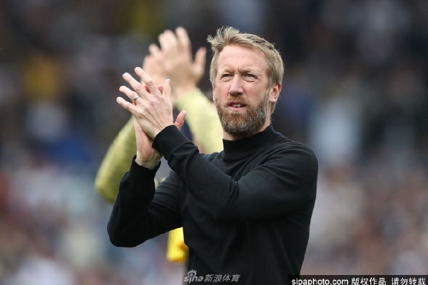 不愧是你！孔蒂不滿霍伊倫被吹犯規(guī)，憤怒質(zhì)疑裁判被出示黃牌