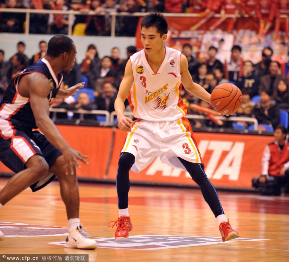 就是攔不住！字母哥強頂追夢拋投打成后 又接反吊輕松反籃！