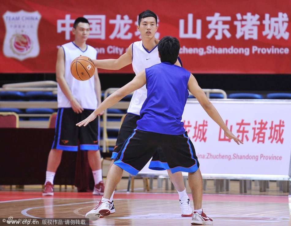 羅馬諾：奧卡福正在前往德國，將在今天與萊比錫簽約