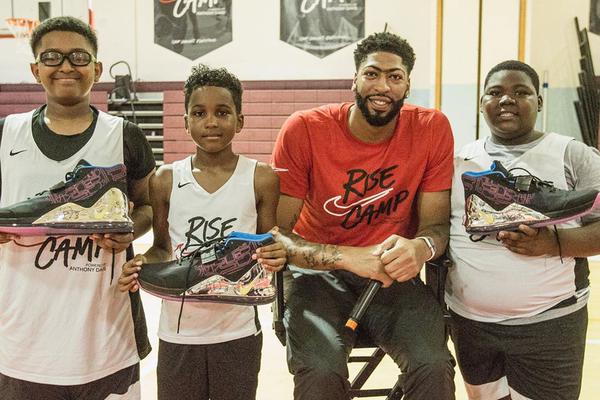 最近三個德甲賽季凱恩已經(jīng)參與96球，第二的吉拉西參與62球