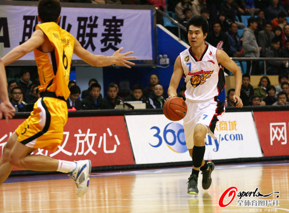 彈無虛發(fā)！戴維恩·米切爾6中6得16分3板12助 正負值+37領跑全場