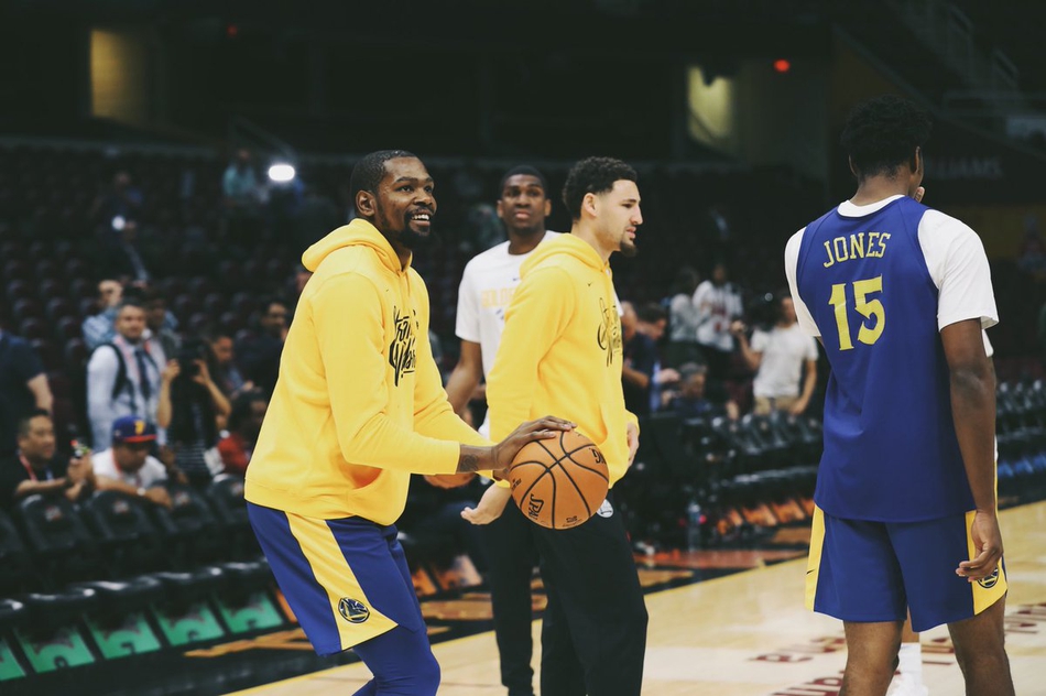 曼聯(lián)女足官宣新援時不慎泄露另一筆交易，球迷：至少保留點懸念啊