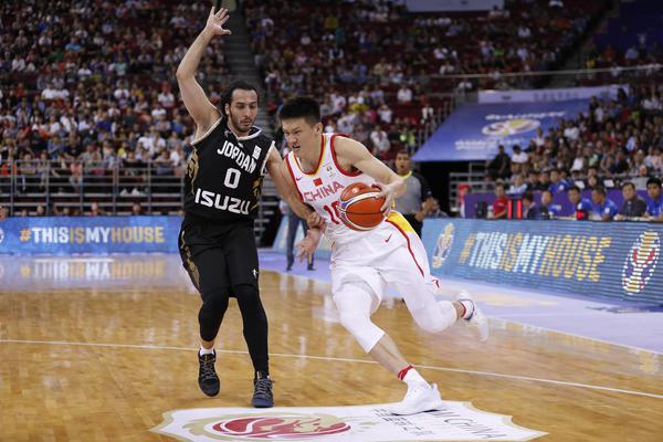 神兵天降！布歇全場14投9中，得到23分12籃板1搶斷