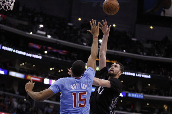 遮天蔽日！費爾斯反擊上籃被蓋耶追防大帽扇飛