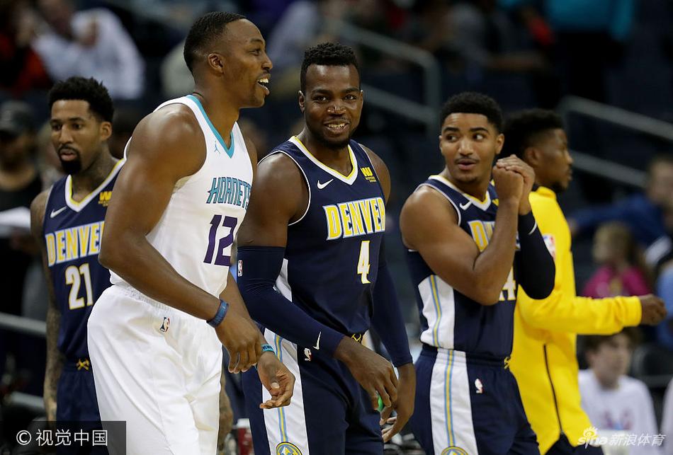 不在狀態(tài)！愛德華茲半場14中3拿到14分 三分7中1