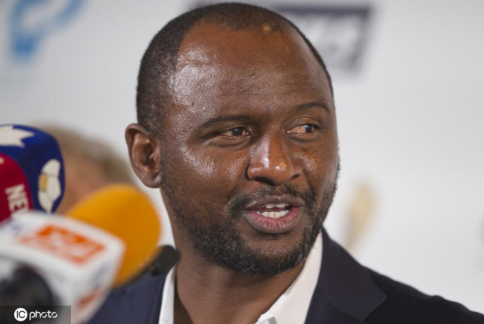 字母哥連續(xù)推土機瘋狂碾壓追夢 連續(xù)一打N強攻籃下打進！