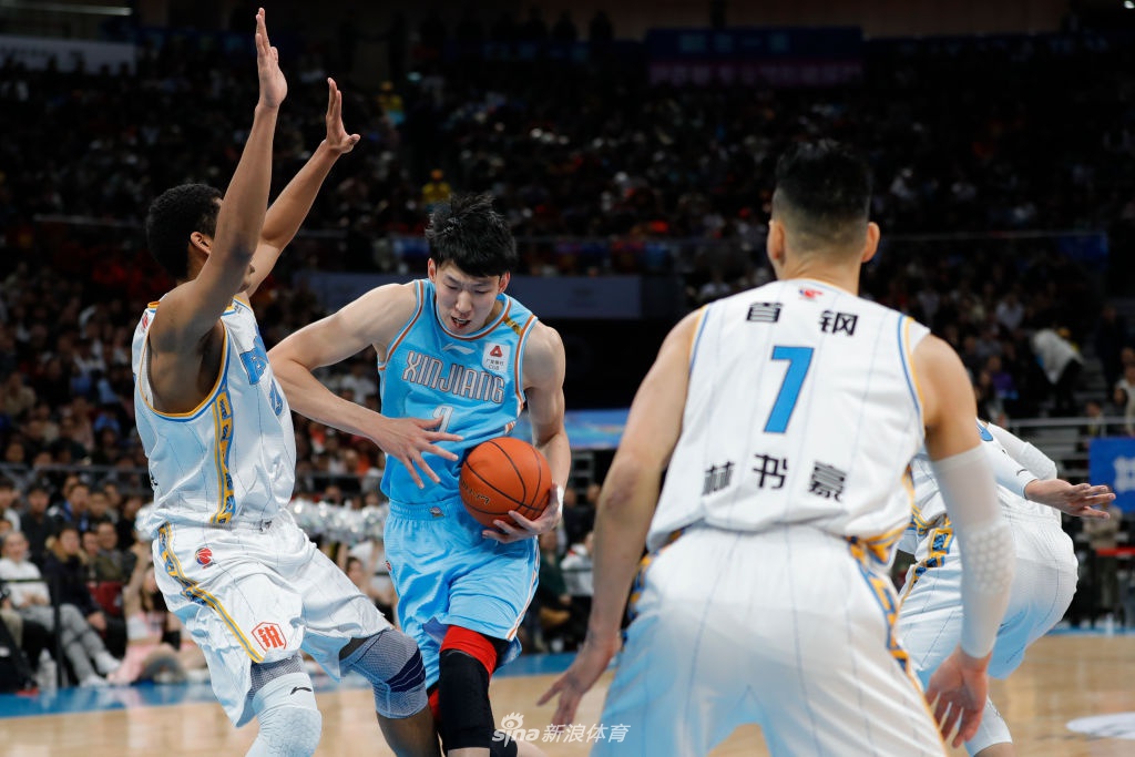 2連勝！施羅德Ins曬賽場照慶祝勝利：繼續(xù)前進