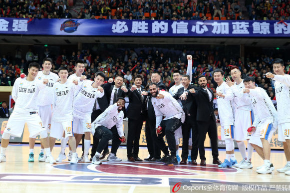 ?；倏耍核_拉赫比我想象中更隨和，和他并肩作戰(zhàn)很不可思議