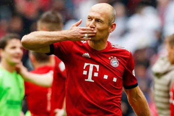 裁判官方解釋昨日庫茲馬爭議動作：吹罰正確，不是二運