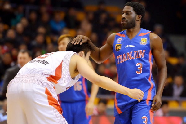 官方：弗拉門戈22歲中衛(wèi)克雷頓加盟沃爾夫斯堡，簽約至2030年