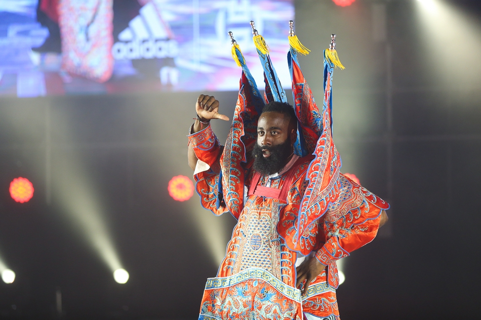 神兵天降！布歇全場14投9中，得到23分12籃板1搶斷