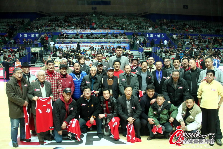 秀一個！麥戈文斯搶斷反擊一條龍折疊暴扣