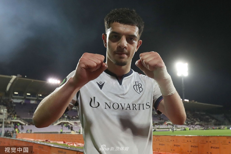 官方：弗拉門戈22歲中衛(wèi)克雷頓加盟沃爾夫斯堡，簽約至2030年