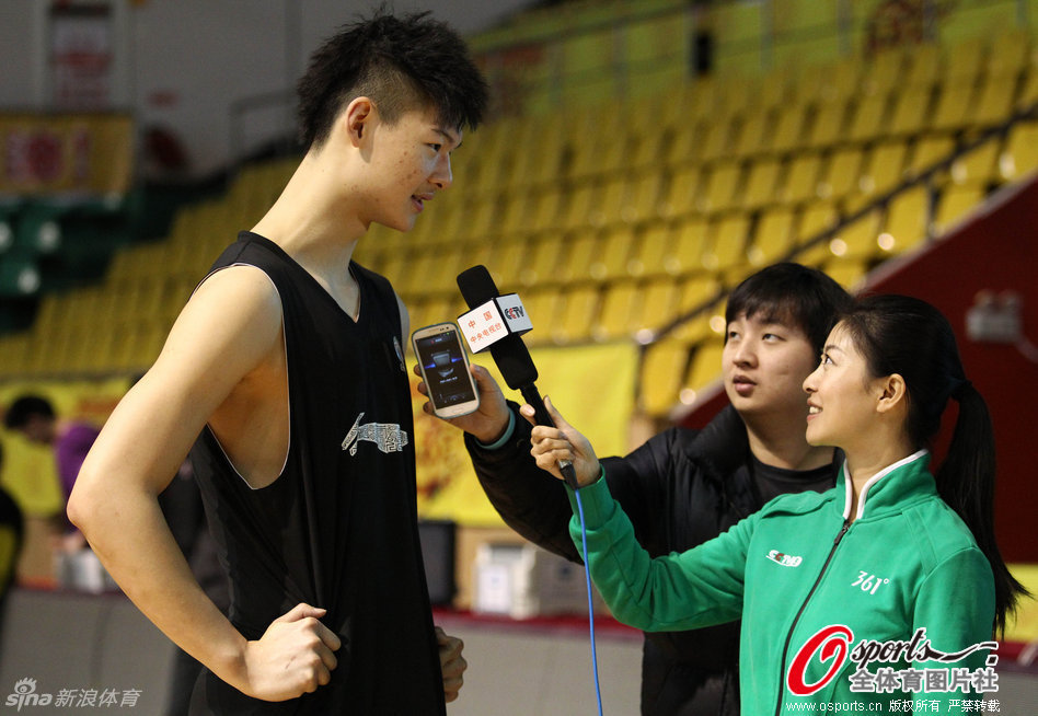 官方：巴里奧斯當選11月馬競隊內最佳球員