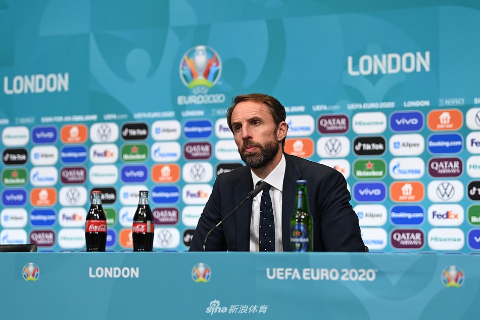 [流言板]首節(jié)發(fā)揮！西蒙斯全場出戰(zhàn)22分鐘，7中5得到10分4籃板7助攻