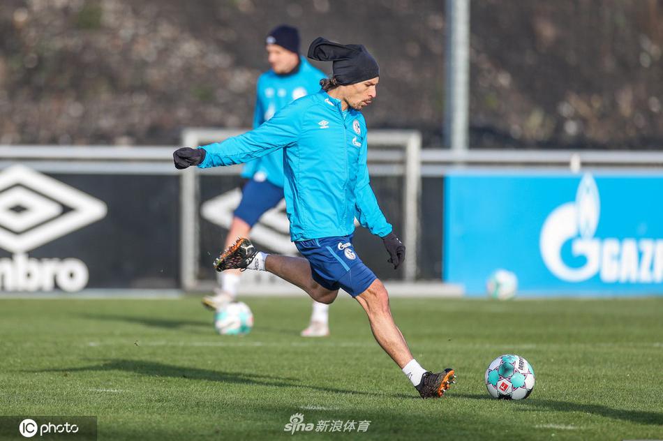 巴塞羅那當?shù)貪h堡店借用亞馬爾弟弟做宣傳：喜歡吃再送你100個