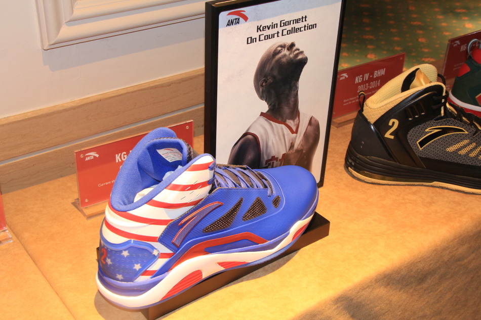 羅體：上百亞特蘭大球迷來到羅馬下榻的酒店，歡迎加斯佩里尼回歸蘇二胡                                                                202