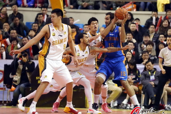 姆巴佩曬領取月最佳獎杯照片：非常感謝大家，對陣阿拉維斯加油！