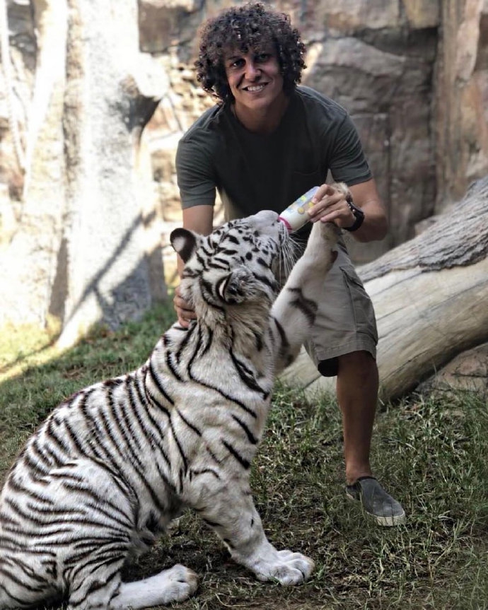 前教練：拉菲尼亞受到FIFA不公平對待，我認為他比登貝萊更全面