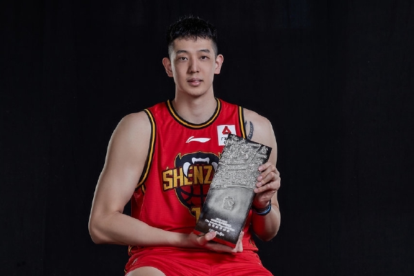 1962年的今天張伯倫砍下73分36籃板，打出當時的歷史最高分