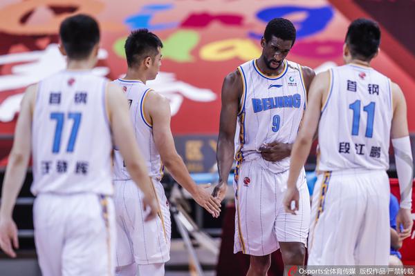 賽季至今鮑威爾場均得分比上賽季高9.8分，聯(lián)盟第一