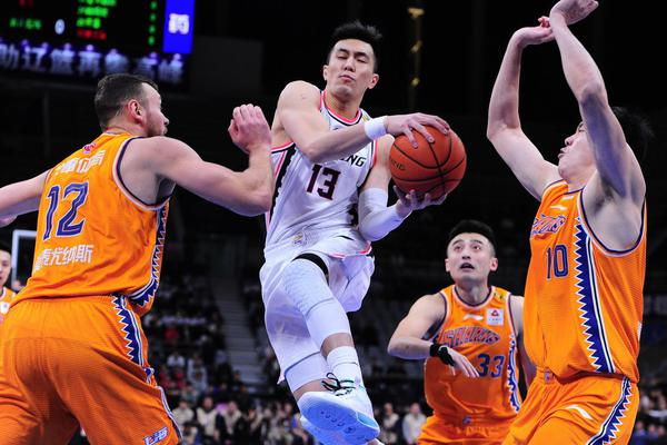 [流言板]客場龍！火箭客場戰(zhàn)勝灰熊取得3連勝，目前客場已取得5連勝