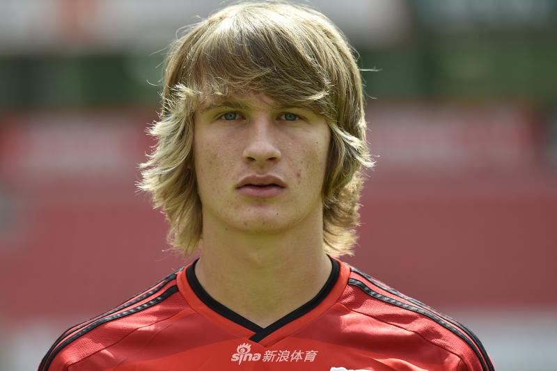 昔日羅馬太太團！托蒂前妻和德羅西前妻攜現(xiàn)任伴侶一起度假