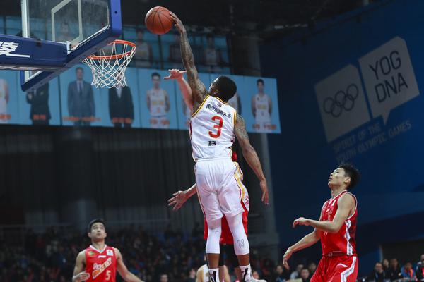 德勞倫蒂斯祝賀那不勒斯奪冠：為這個再次書寫歷史的團隊感到驕傲