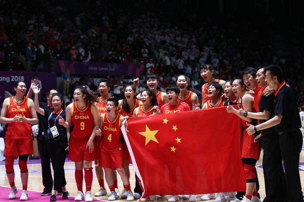 卡拉格談范德芬鏟傷伊薩克：是我我可能也鏟，不能讓前鋒輕易起腳