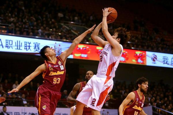 要加時了？8號秀杰明空位三分助籃網(wǎng)扳平比分！末節(jié)還剩4.9秒！