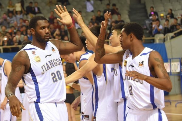 每體：維尼修斯對阿隆索、老佛爺都很不滿，阿隆索帥位危機更大